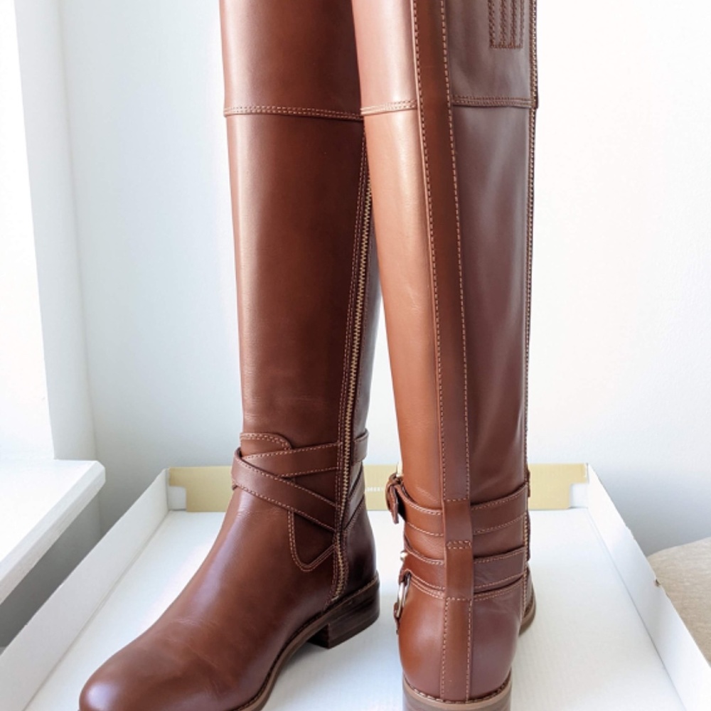 Michael Kors Preston Boots - Picture 4 of 6